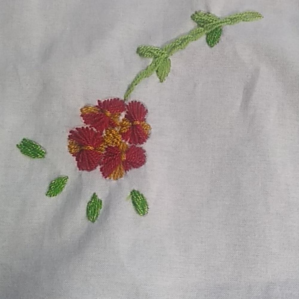 Hand embroidered - Picture 3 of 5